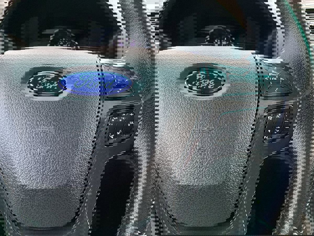 Used 2017 Ford Explorer XLT w/ Equipment Group 202A AWD/4WD image 21