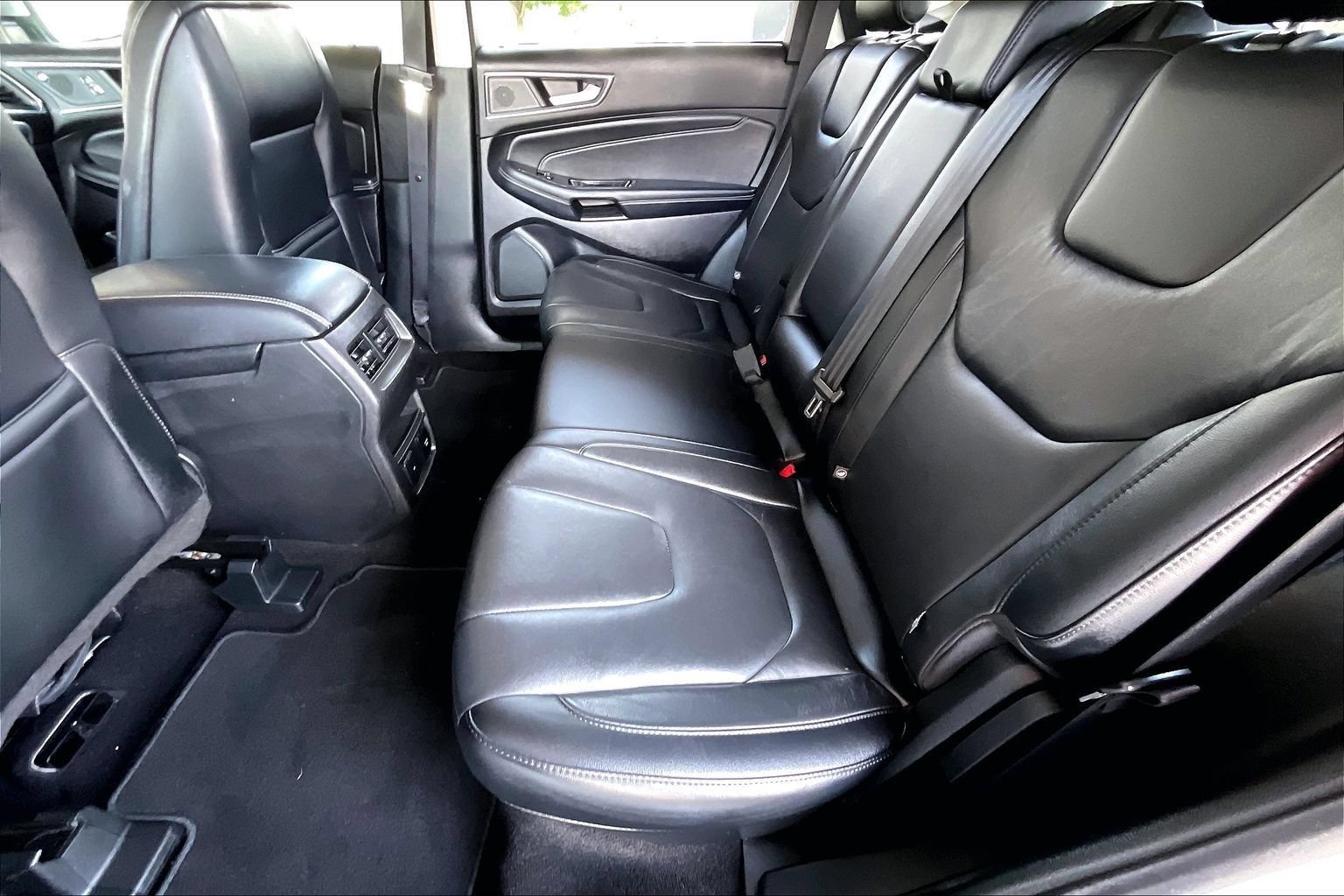 Used 2019 Ford Edge Titanium AWD/4WD image 20