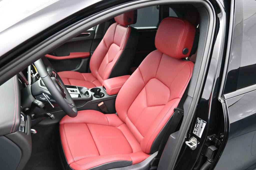 New 2026 Porsche Macan AWD/4WD image 6