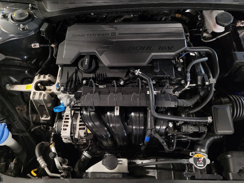 Used 2025 Hyundai Elantra Sport FWD image 30