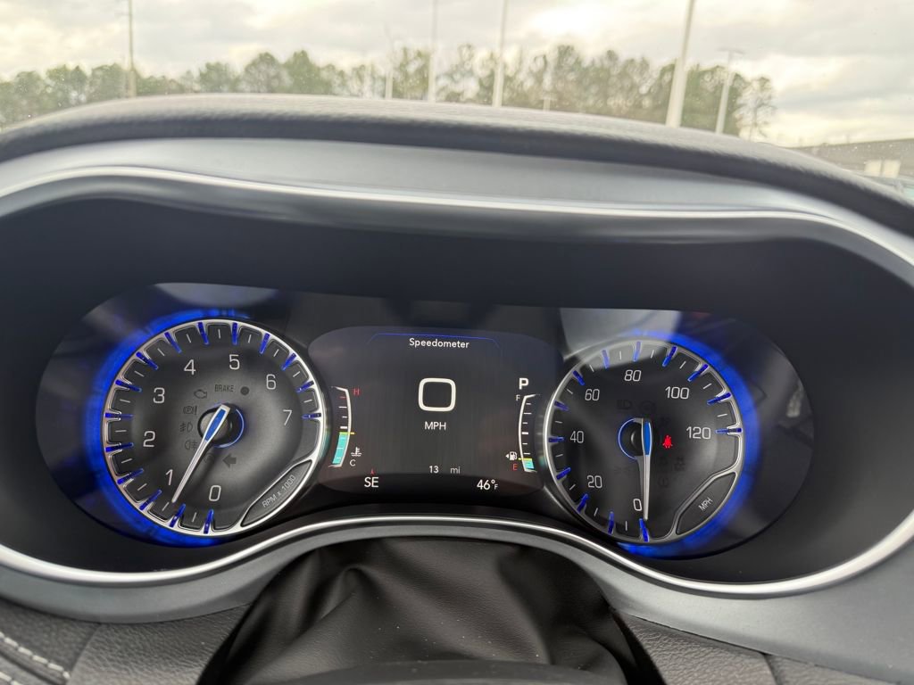 New 2026 Chrysler Pacifica Limited image 15