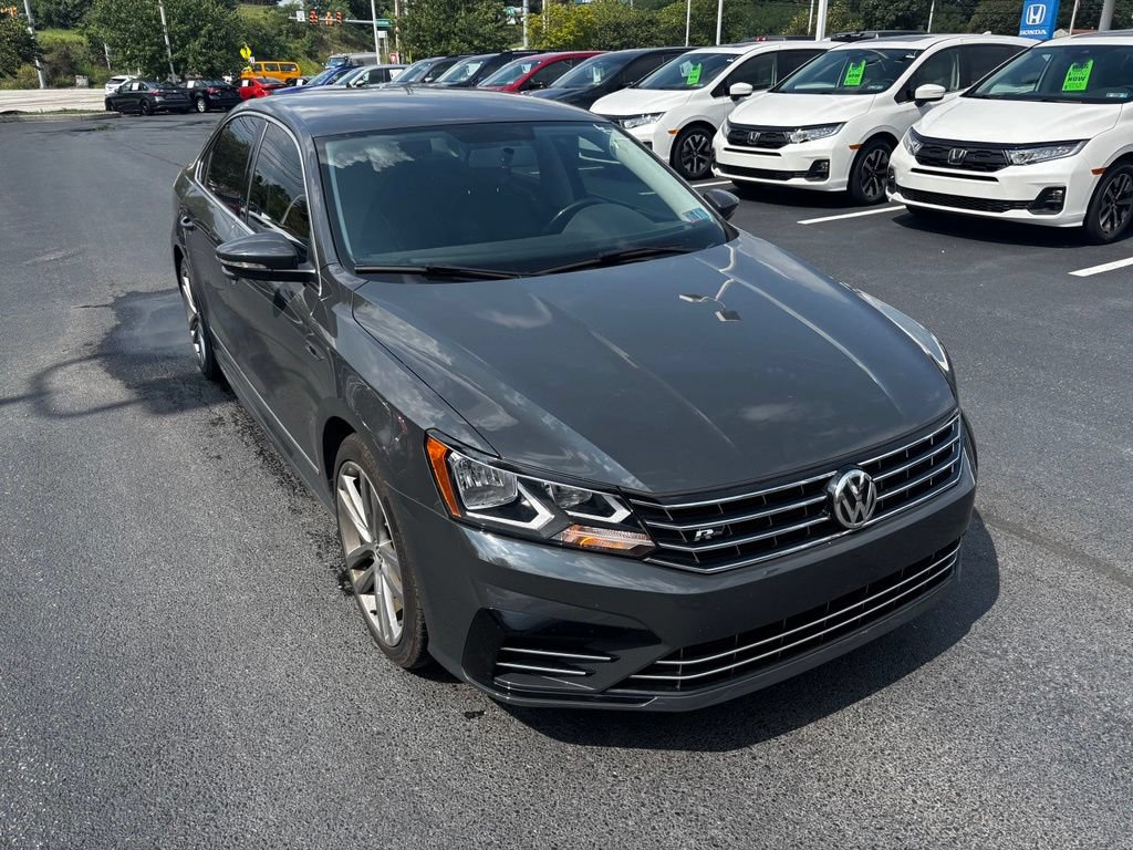 Used 2017 Volkswagen Passat 1.8T R-Line FWD image 1