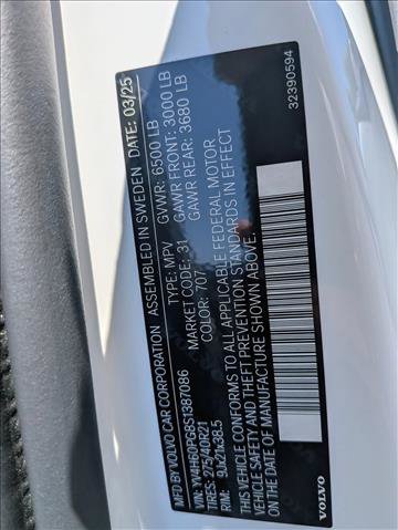 Certified 2025 Volvo XC90 T8 Ultra w/ Protection Package Premier AWD/4WD image 27