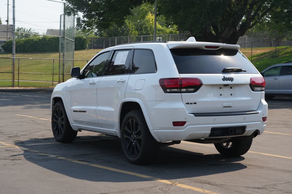 Used 2019 Jeep Grand Cherokee Altitude AWD/4WD image 3