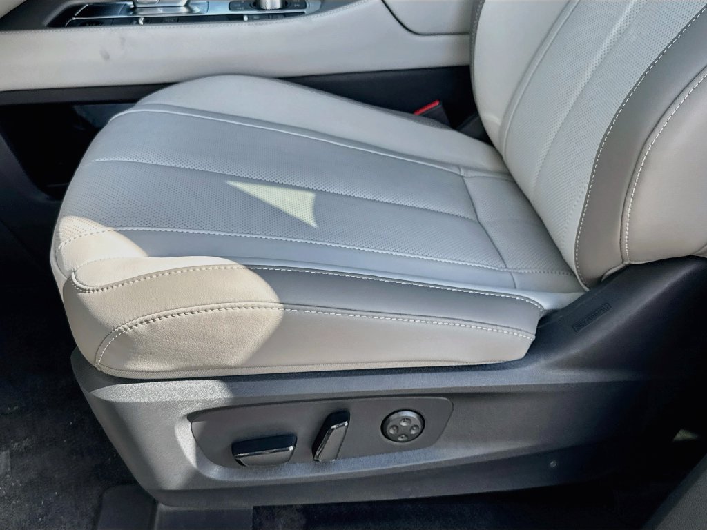Used 2027 INFINITI QX60 Luxe w/ Cargo Package FWD image 21