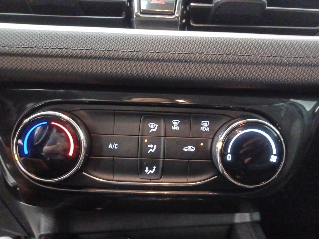 Used 2025 Chevrolet TrailBlazer LT FWD image 25