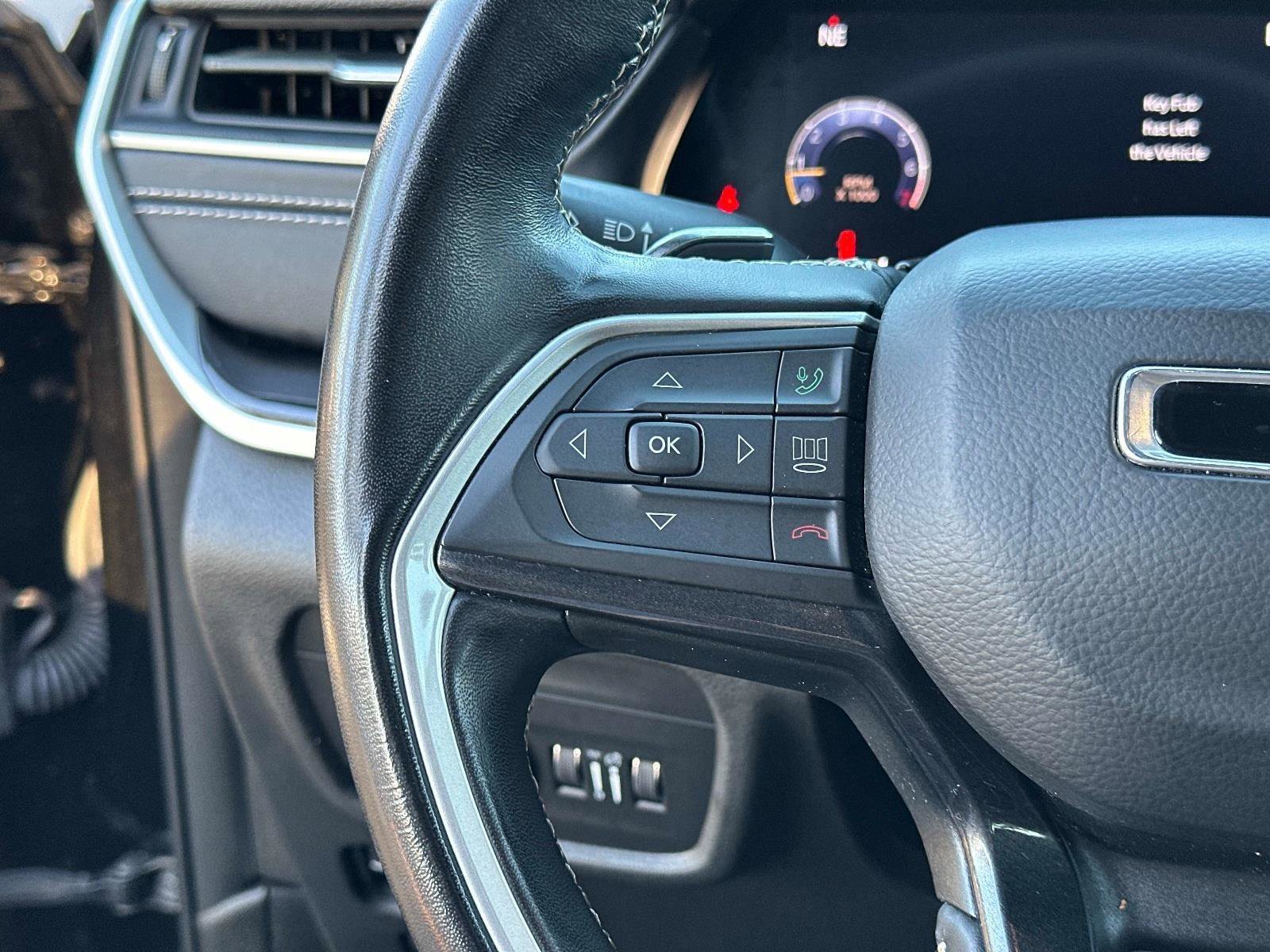 Used 2022 Jeep Grand Cherokee L Laredo image 28