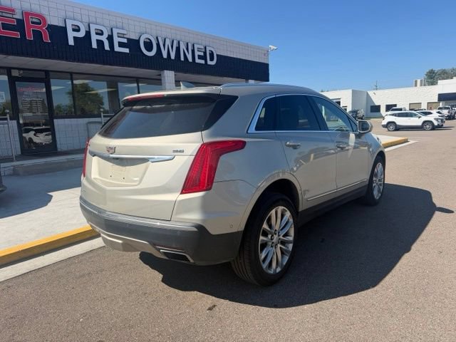 Used 2017 Cadillac XT5 Platinum w/ Driver Assist Package AWD/4WD image 7