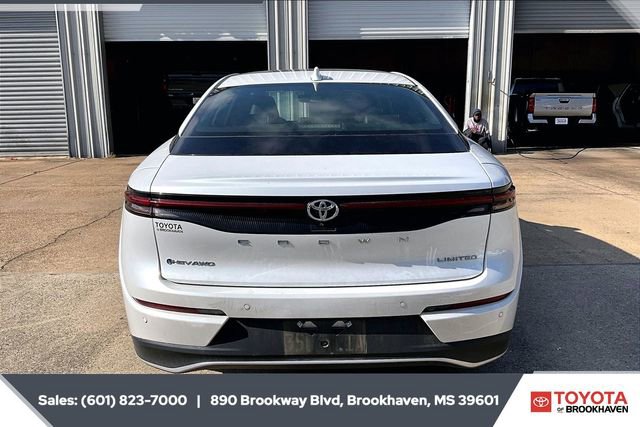 Used 2024 Toyota Crown Limited image 4