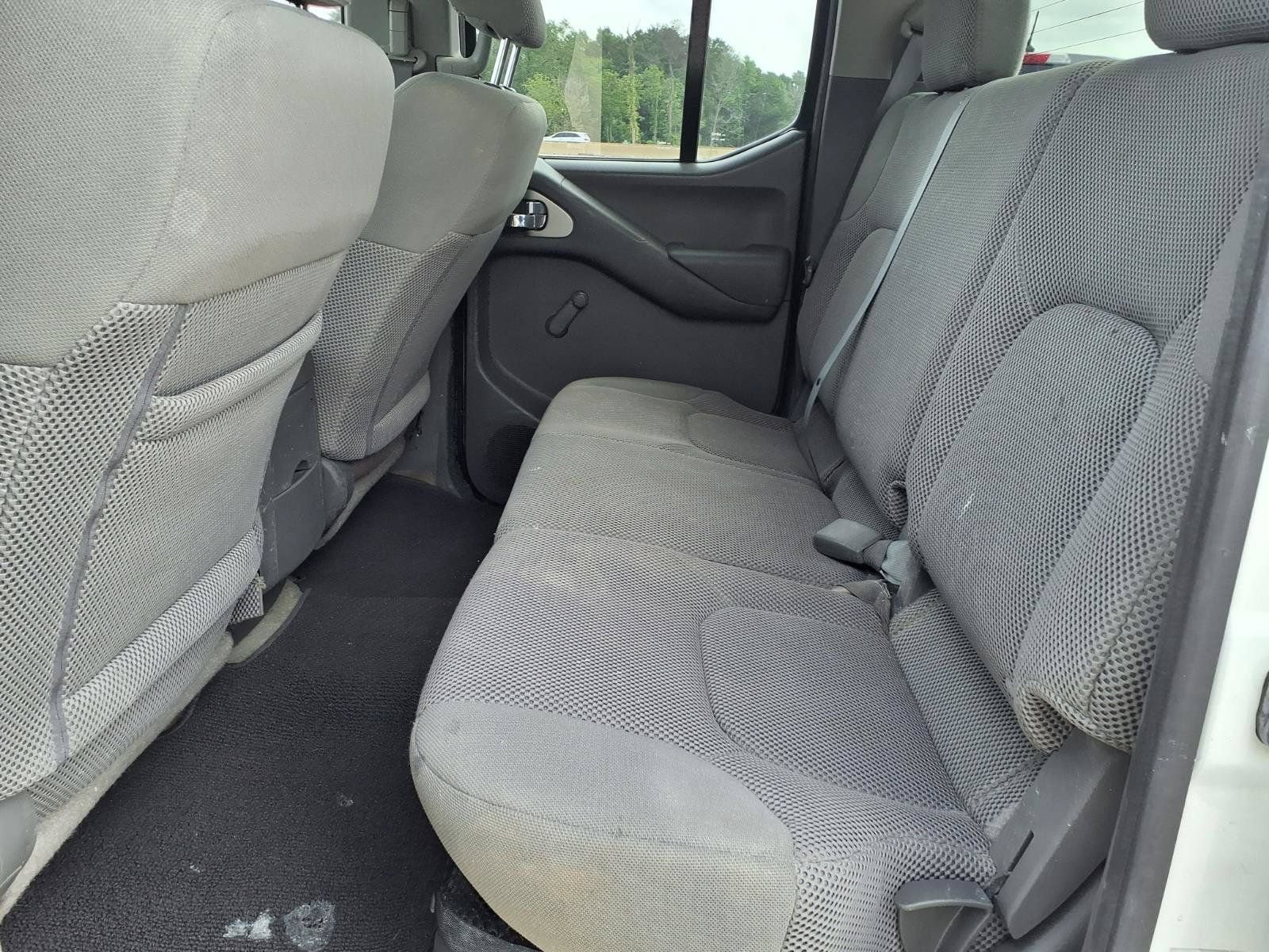 Used 2015 Nissan Frontier S RWD image 16