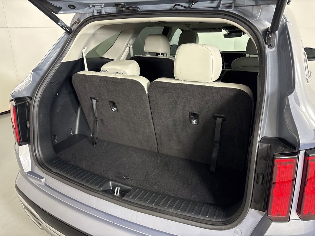 Used 2023 Kia Sorento SX image 19