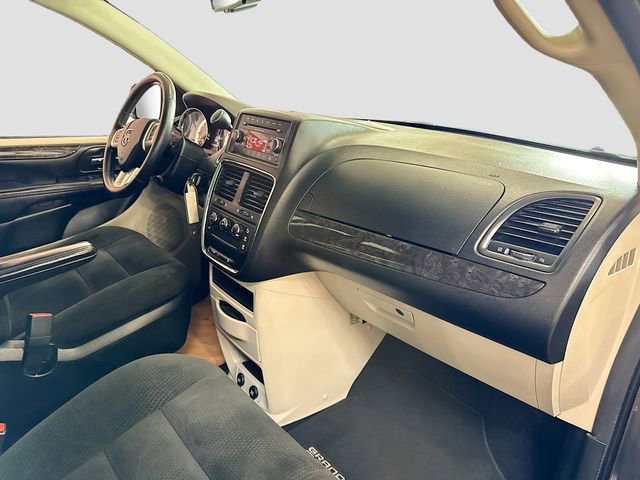 Used 2016 Dodge Grand Caravan American Value Package w/ UConnect Hands-Free Group image 27