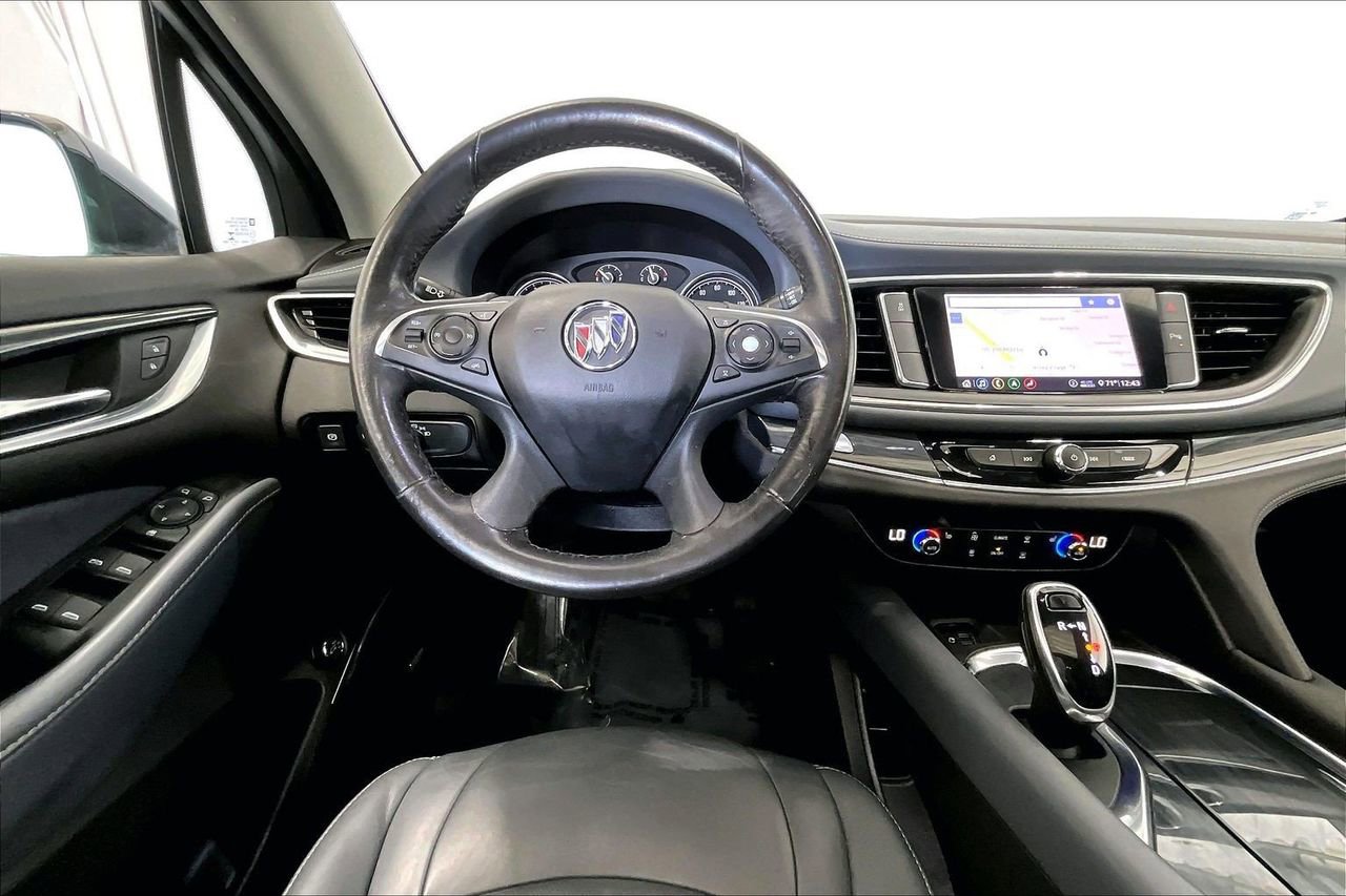 Used 2021 Buick Enclave Essence w/ Sound and Sites Package image 4