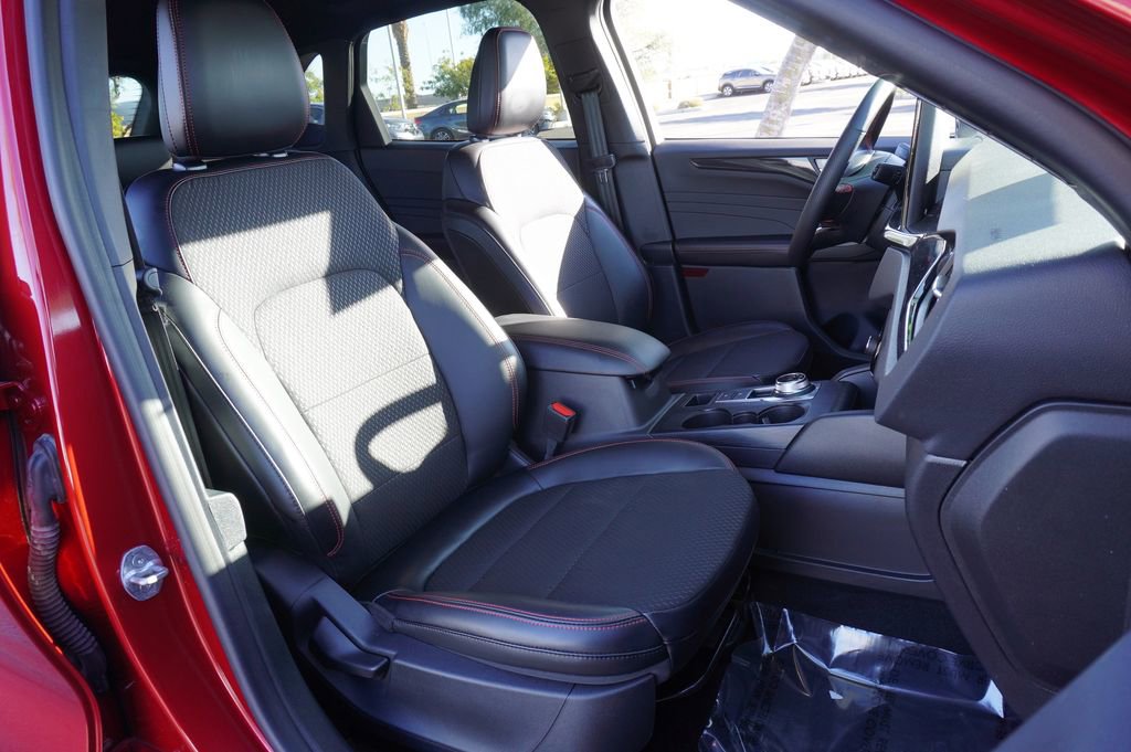 Used 2025 Ford Escape ST-Line w/ Tech Pack #1 image 12