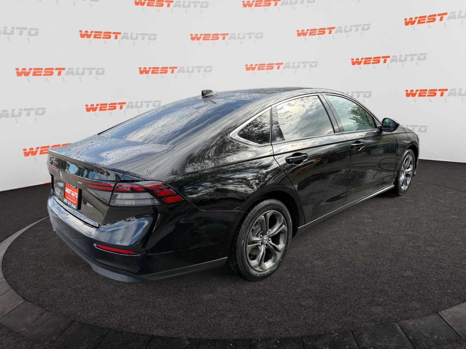 Used 2023 Honda Accord EX image 5