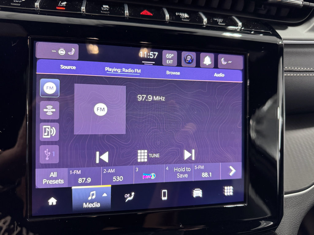 New 2025 Jeep Grand Cherokee L Altitude image 37