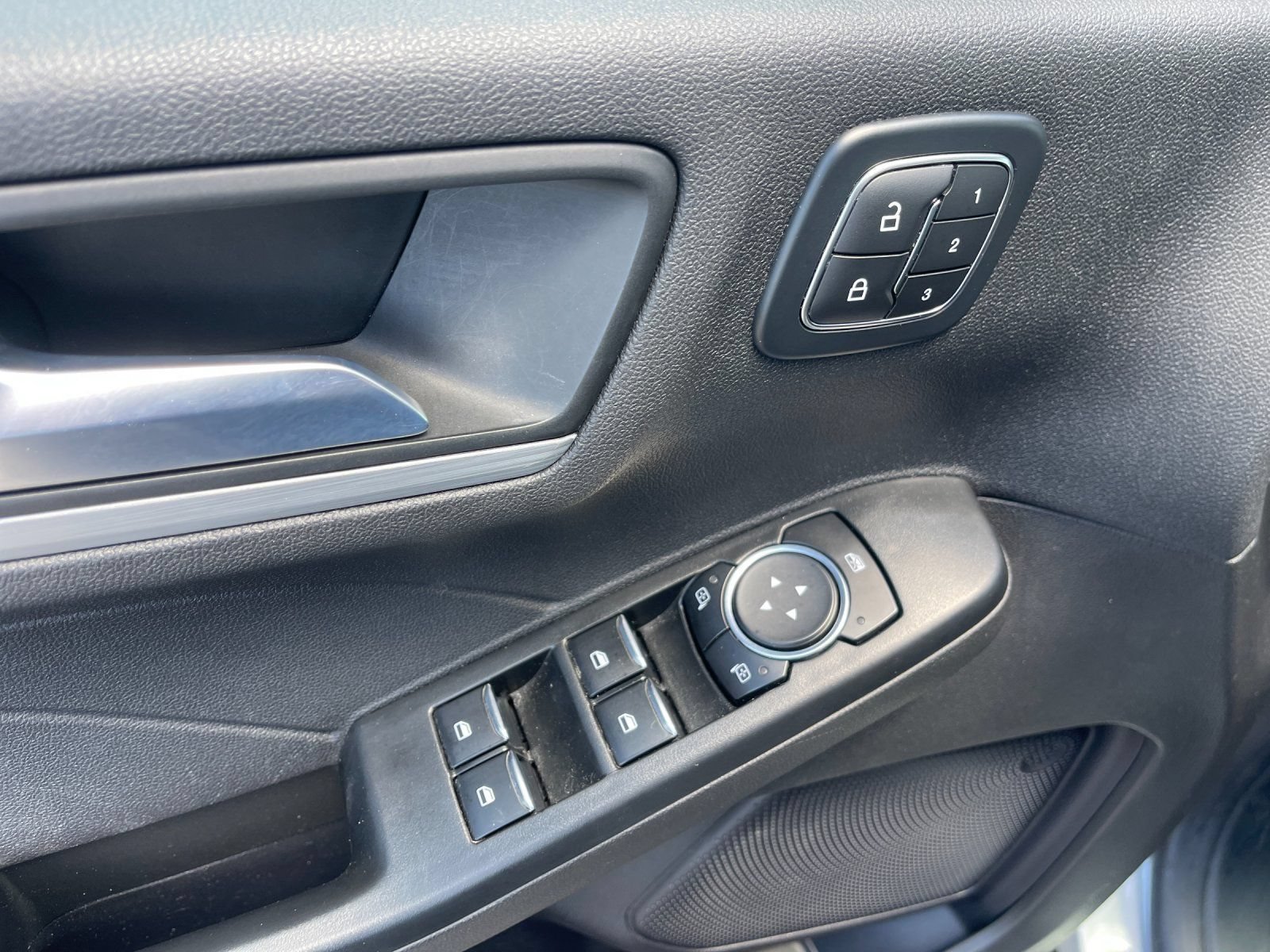 Used 2024 Ford Escape Platinum AWD/4WD image 13