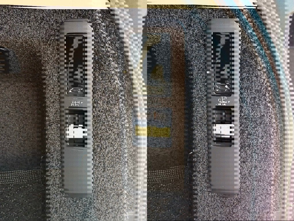 New 2026 Land Rover Range Rover SE image 37