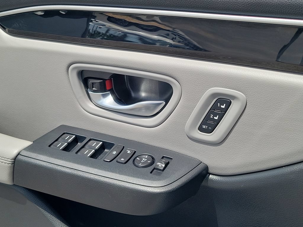 Used 2025 Honda Pilot EX-L image 19