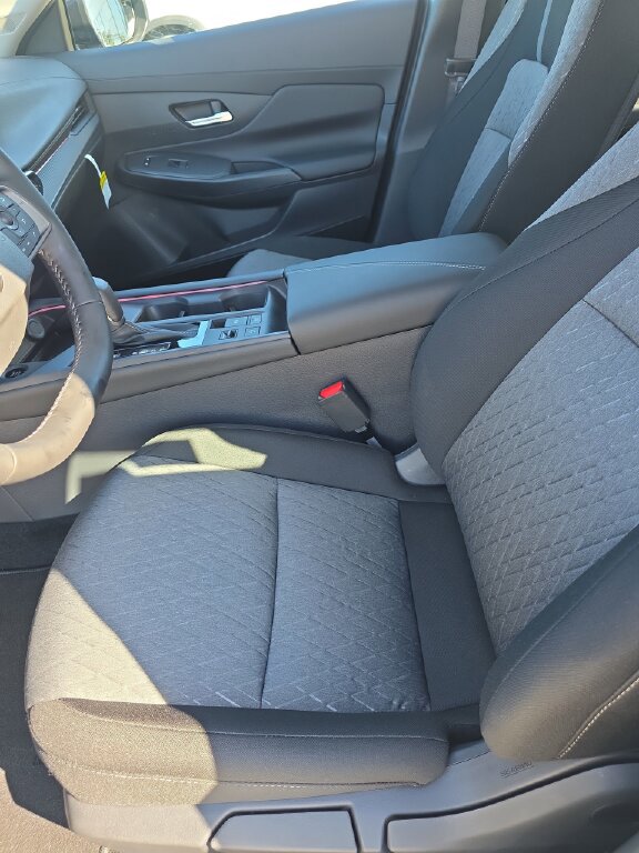 New 2026 Nissan Sentra SV w/ SV Convenience Package FWD image 5