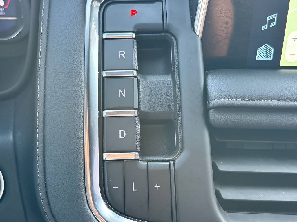 Used 2024 Chevrolet Tahoe High Country AWD/4WD image 22