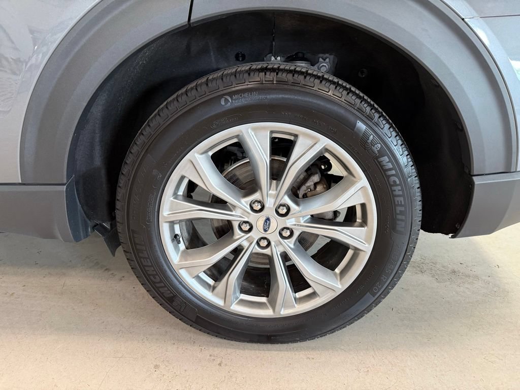 Certified 2023 Ford Explorer XLT w/ Equipment Group 202A AWD/4WD image 37