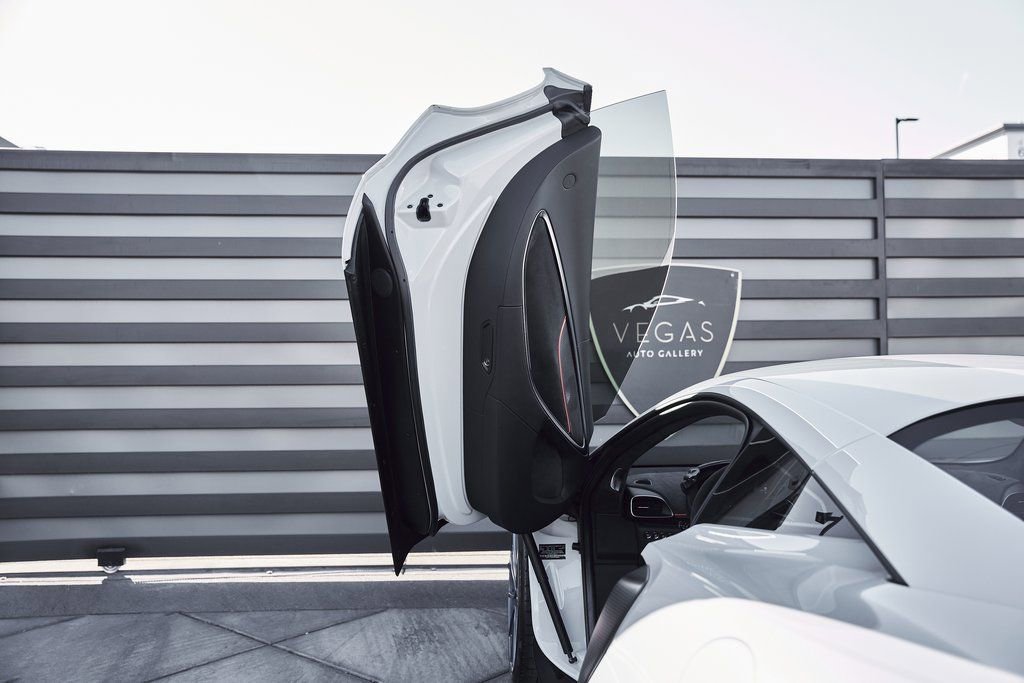 Used 2023 McLaren Artura RWD image 35