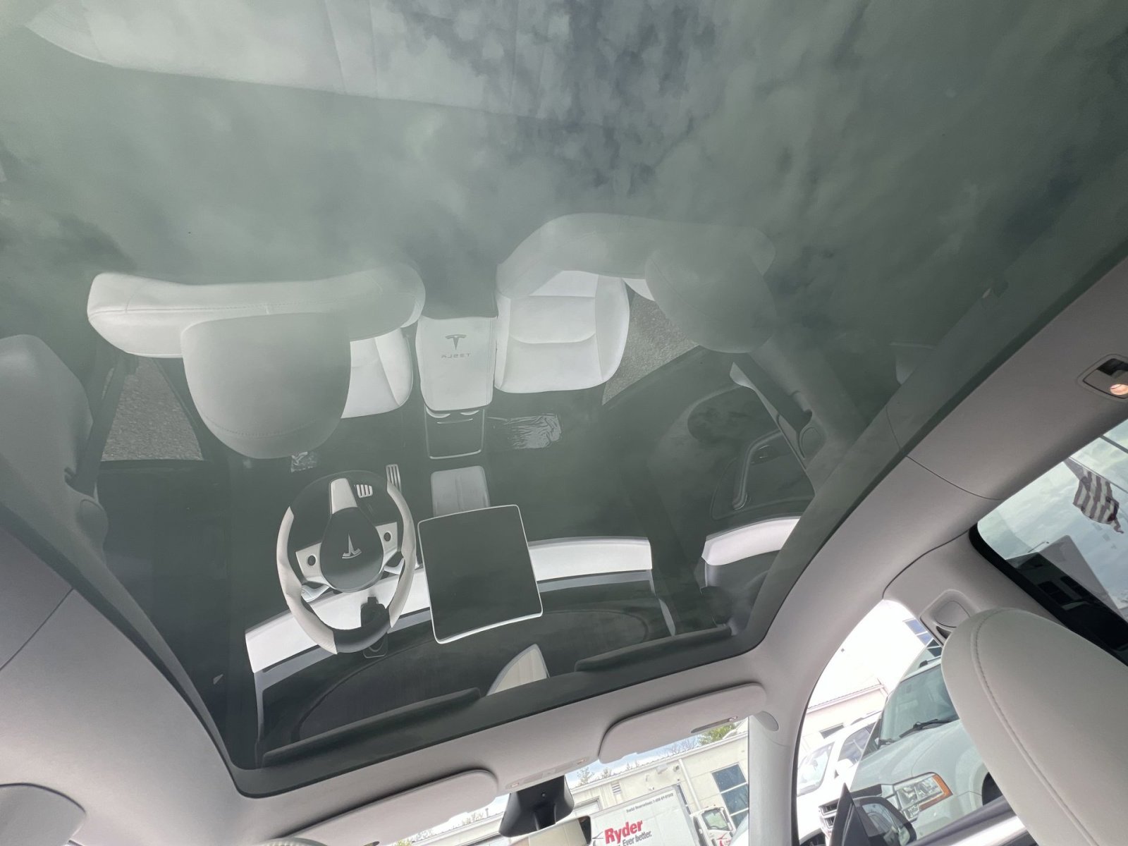 Used 2024 Tesla Model Y Performance image 24