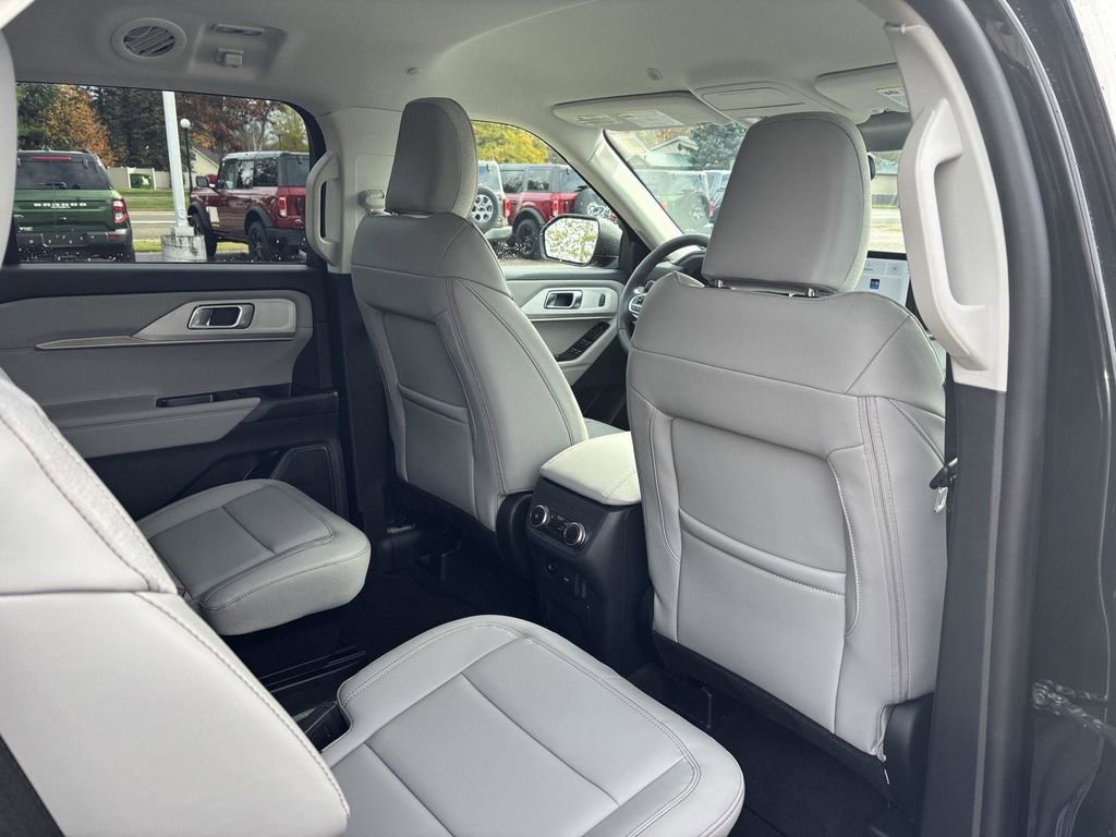 New 2026 Ford Explorer Active w/ Active Comfort Package image 16