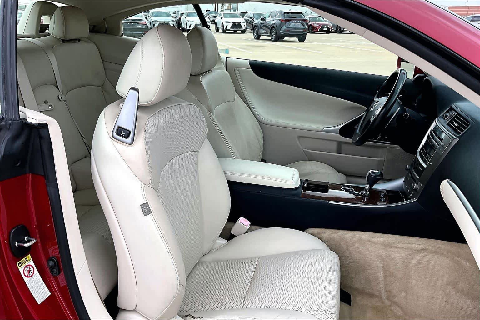 Used 2014 Lexus IS 250C RWD image 9