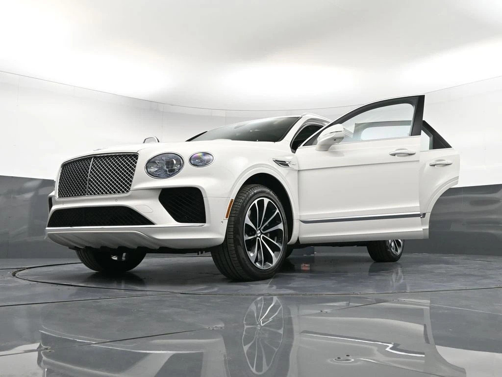 Certified 2023 Bentley Bentayga Plug-In Hybrid AWD/4WD image 40