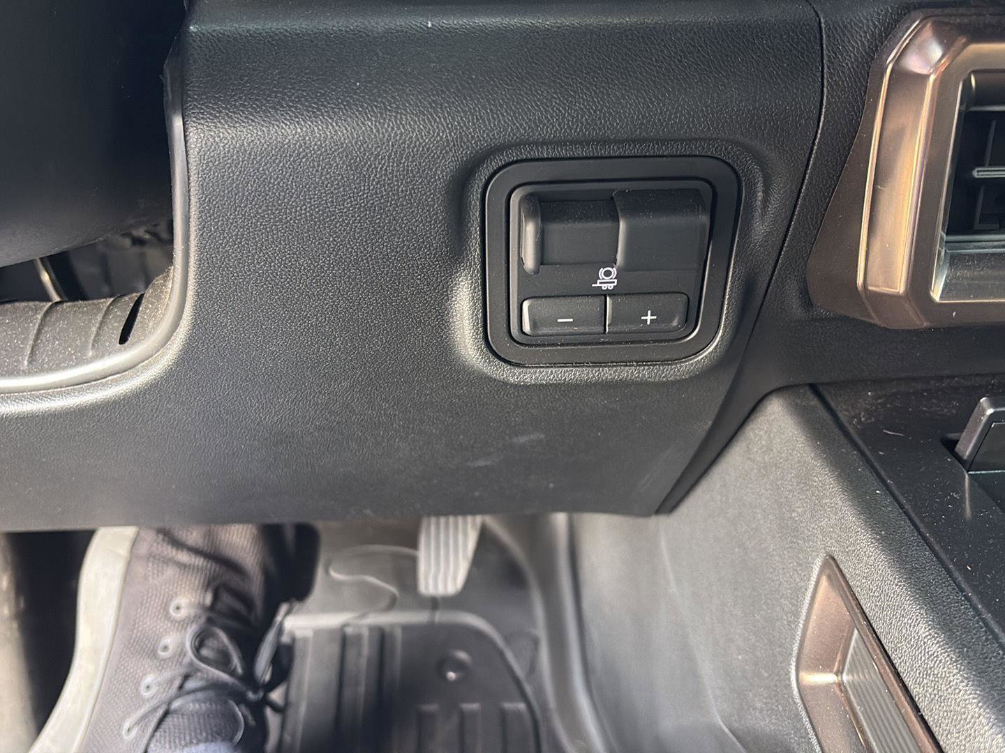 Used 2025 GMC Hummer EV 3X w/ LPO, Cargo Utility Package image 24