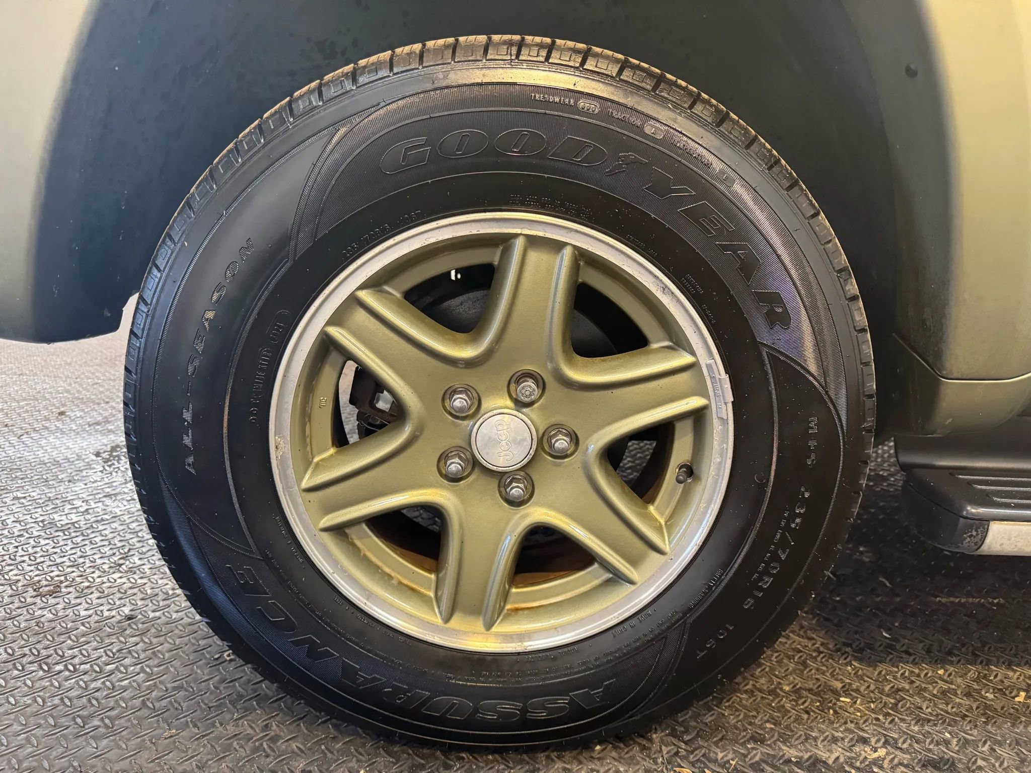 Used 2003 Jeep Liberty Renegade AWD/4WD image 32