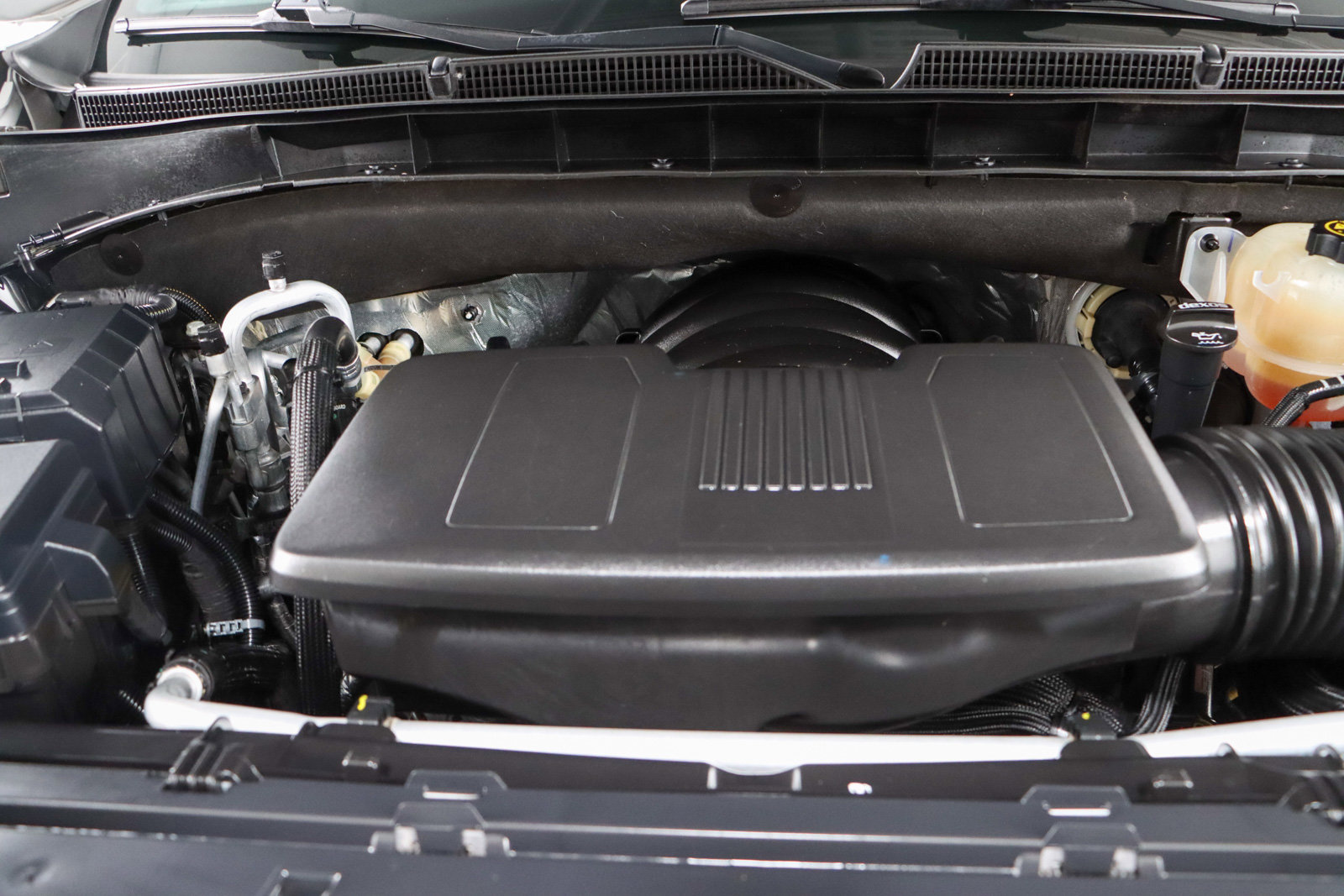 Used 2022 GMC Yukon XL SLE image 33