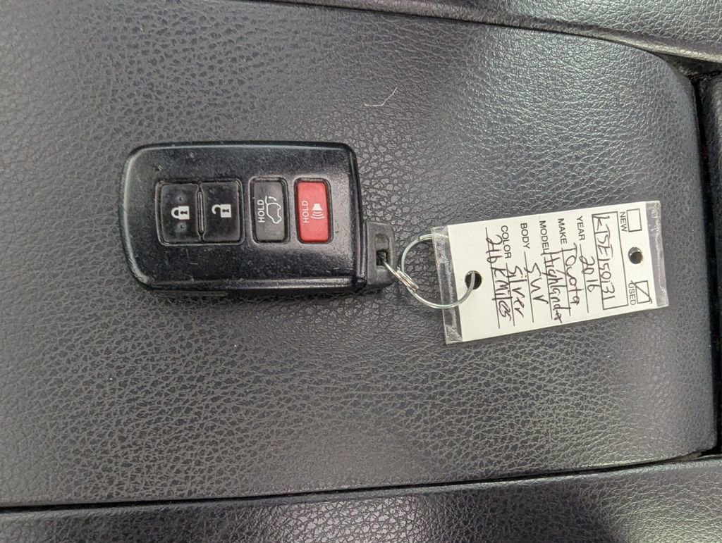 Used 2016 Toyota Highlander XLE FWD image 27