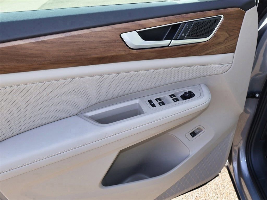 New 2026 Volkswagen Atlas SE image 14