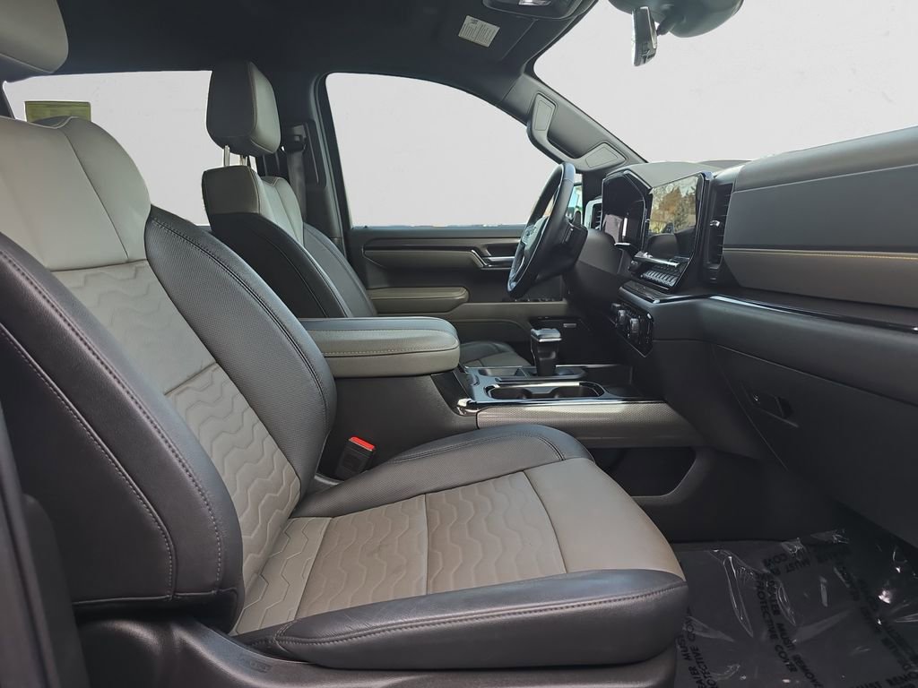 Used 2023 Chevrolet Silverado 1500 ZR2 w/ Technology Package image 17