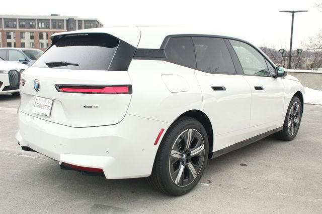 New 2026 BMW iX xDrive45 image 9