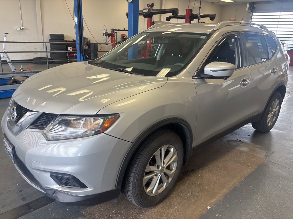Used 2016 Nissan Rogue SV w/ SV Premium Package image 6