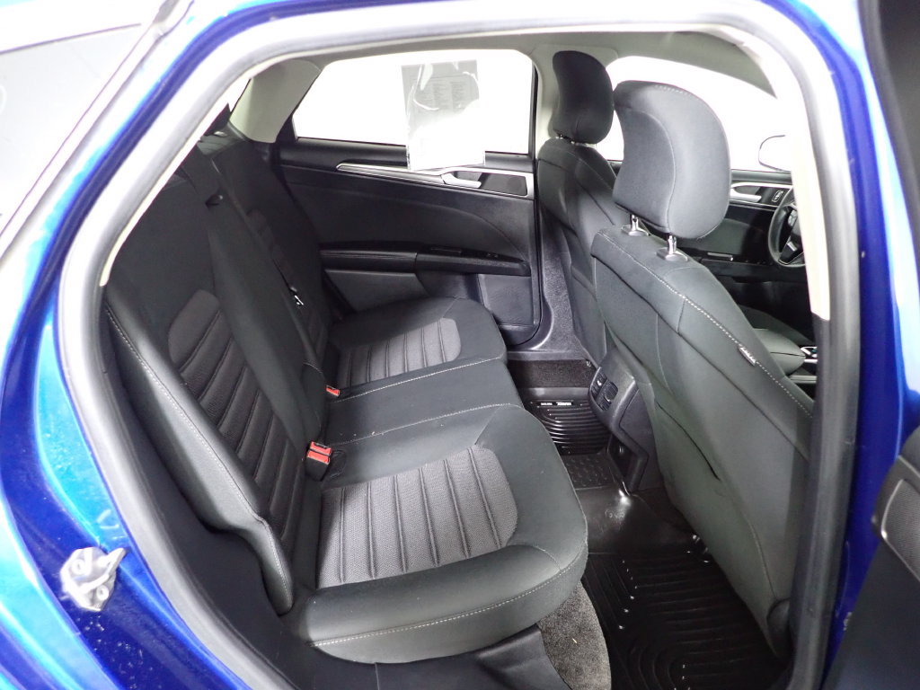 Used 2017 Ford Fusion SE w/ Fusion SE Technology Package FWD image 32