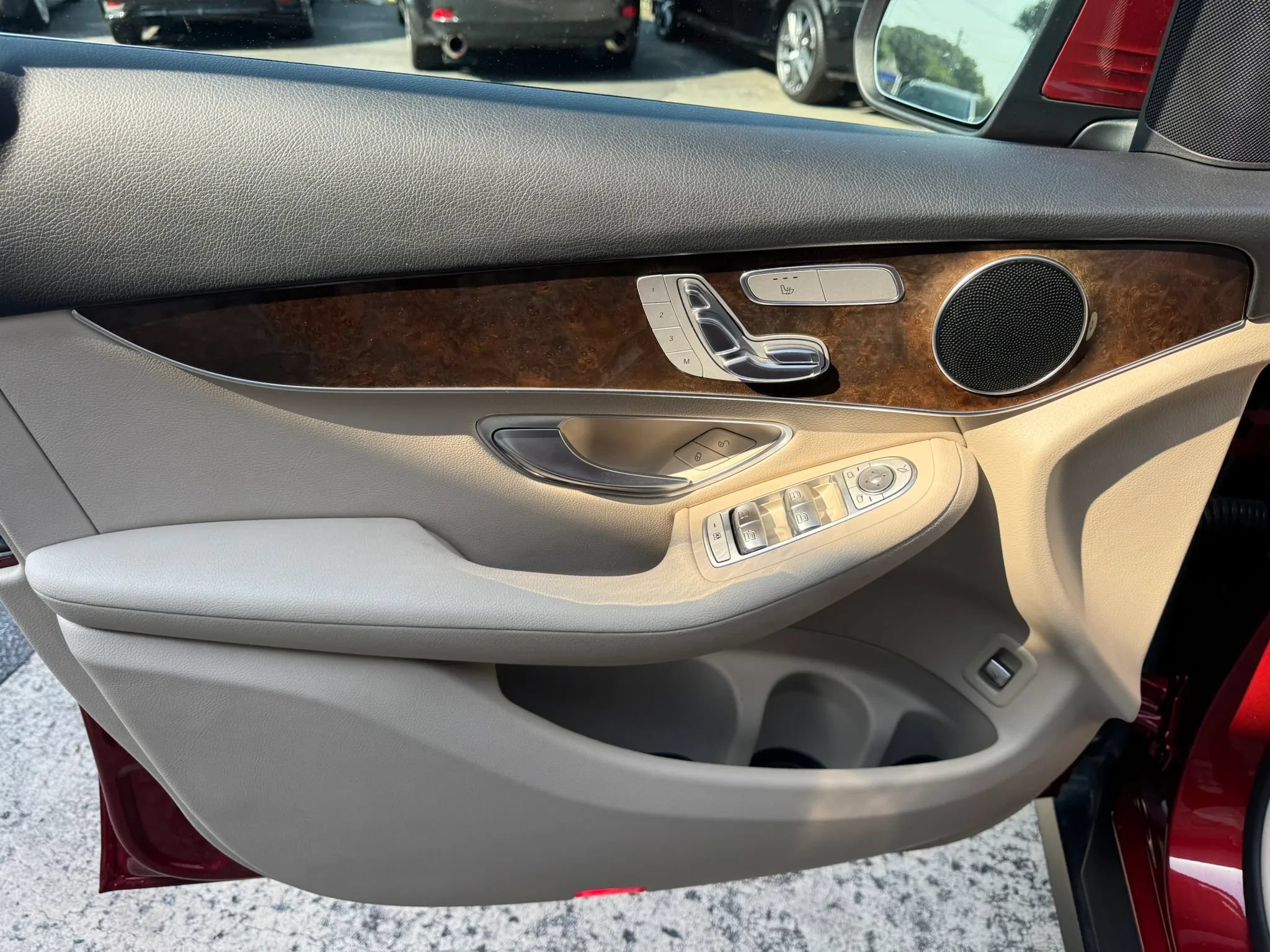 Used 2019 Mercedes-Benz GLC 300 image 22