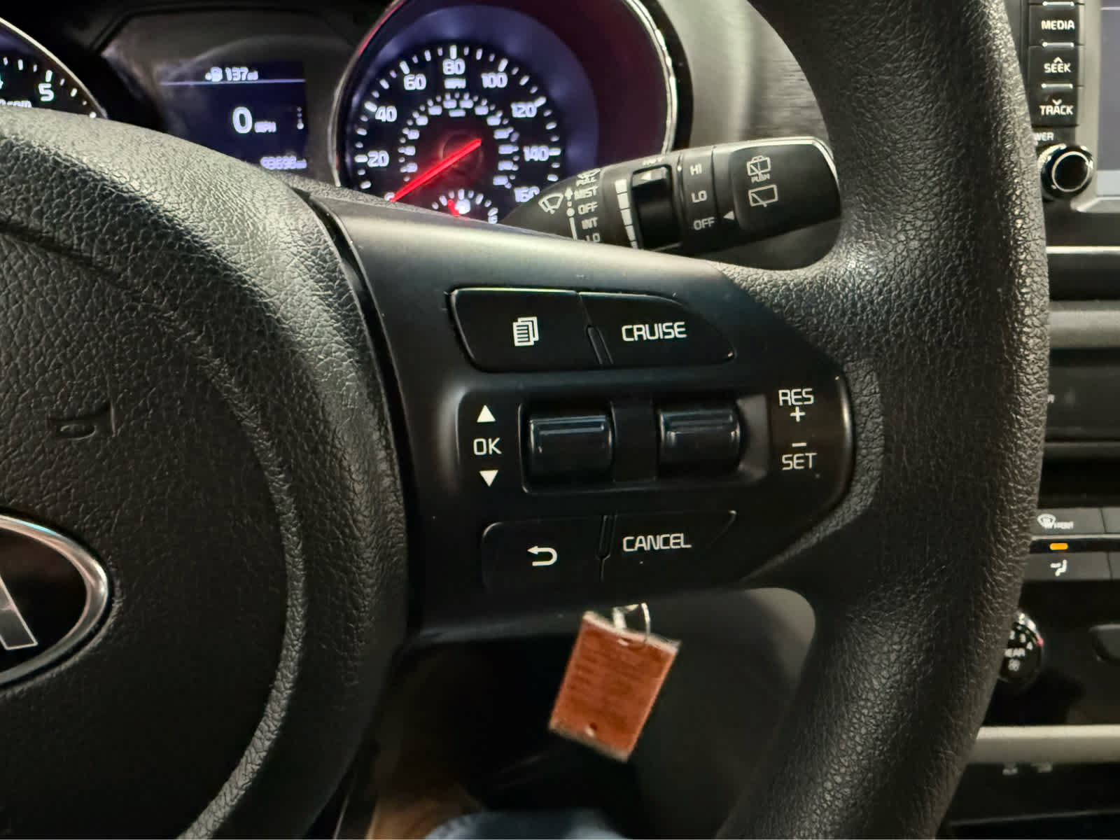 Used 2021 Kia Sedona LX FWD image 13