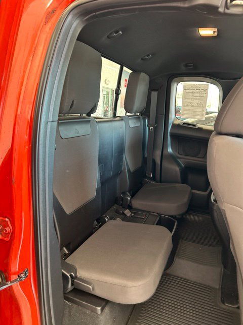 Used 2017 Toyota Tacoma TRD Sport w/ Tow Package (A/T) AWD/4WD image 18
