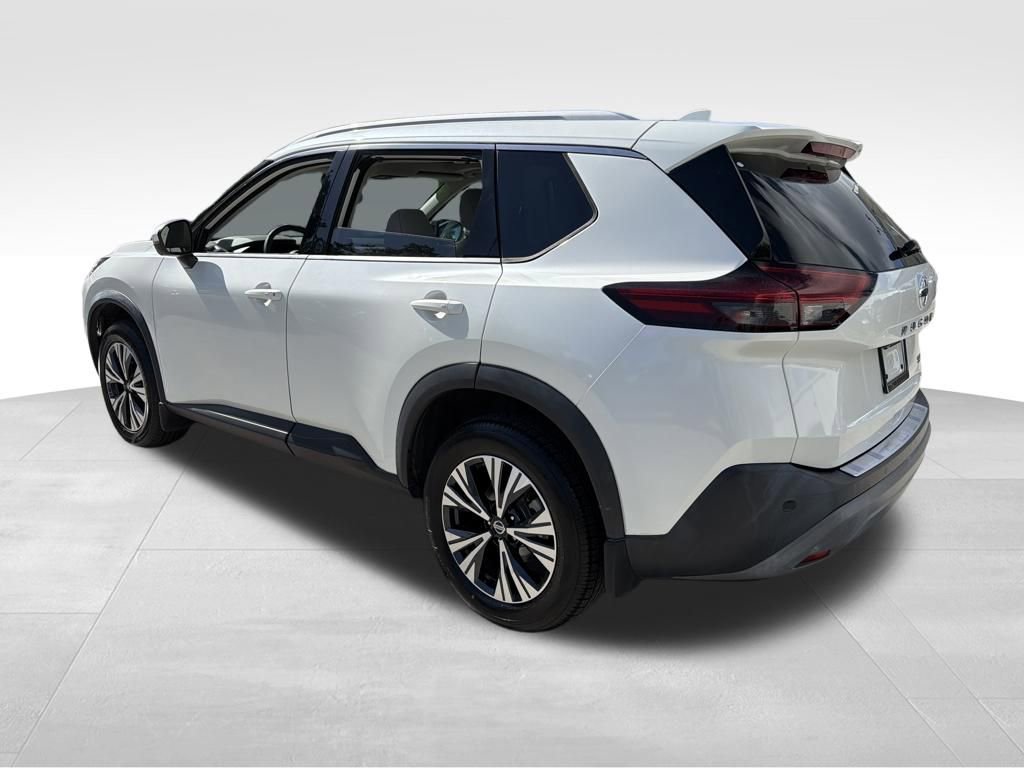 Certified 2021 Nissan Rogue SV w/ Premium Package FWD image 5