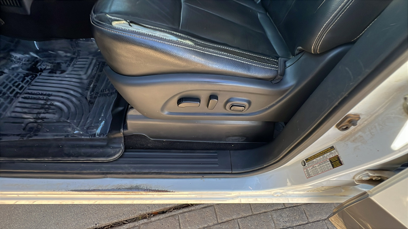 Used 2019 Nissan Titan PRO-4X w/ Pro-4x Convenience Package image 17