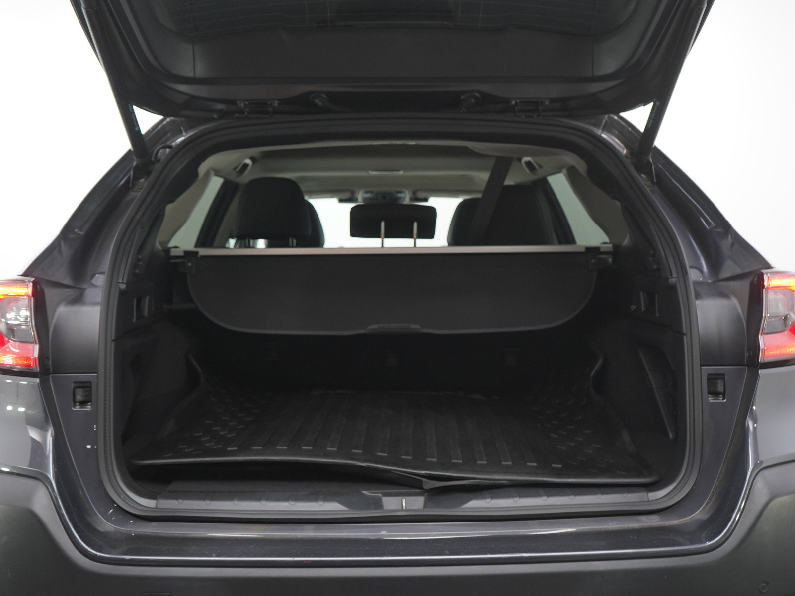 Used 2023 Subaru Outback Touring AWD/4WD image 17