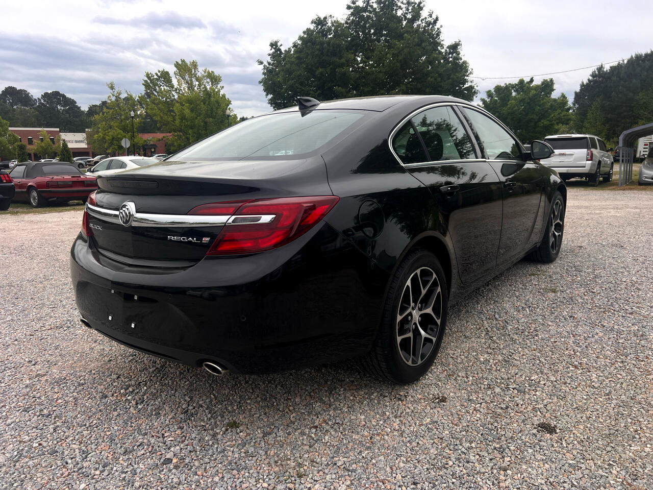 Used 2017 Buick Regal Premium w/ Driver Confidence Package #1 image 5