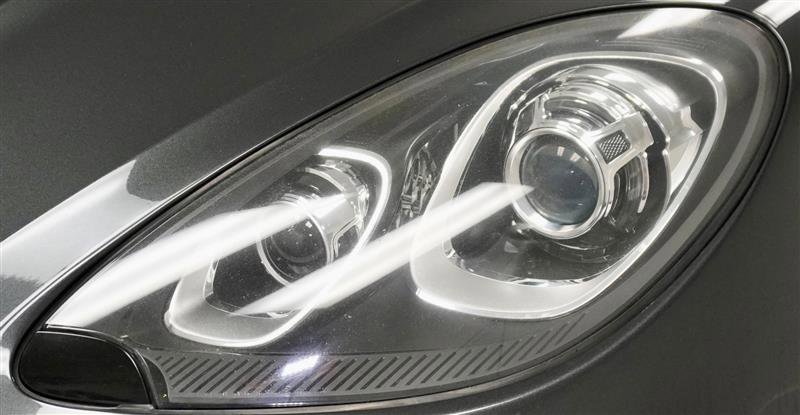 Used 2018 Porsche Macan AWD/4WD image 58