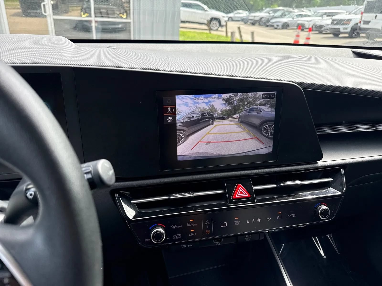Used 2025 Kia Niro LX FWD image 21