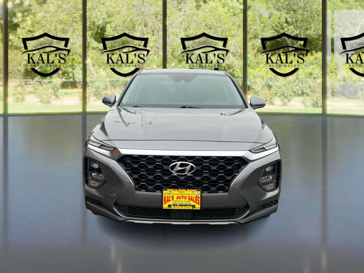 Used 2019 Hyundai Santa Fe SE image 2